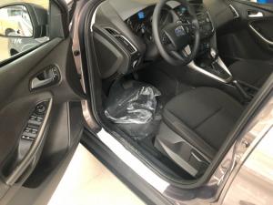 Khuyến mãi mua xe Ford Focus Trend 5 cửa, số tự động, trả trước 150 triệu có xe ngay tại Ford Gia Định - Gọi 0966877768 (MrHải 24/24)