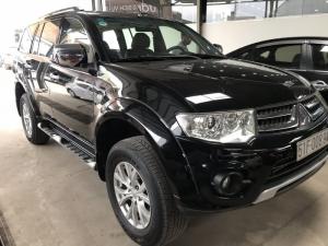 Bán Mitsubishi Pajero Sport 2.5MT màu đen VIP số sàn máy dầu sản xuất 2014 biển Sài Gòn đi đúng 53000km