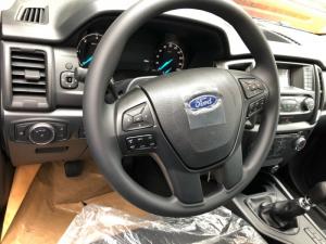 Giá Ford Ranger XLS 2.0L số sàn trả trước 200 triệu giao luôn xe tại Ford Gia Định - Gọi 0966877768 (MrHải 24/24)