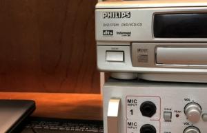 Đầu DVD/CD Philips 570M