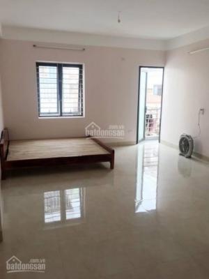 Nhà xây phòng khép kín để KD cho thuê, Triều Khúc, 40m2 x 5 tầng