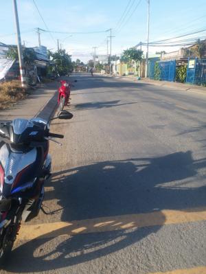 200 m2 đất thổ cư MT đường 835b