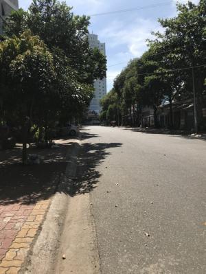 đường trước nhà