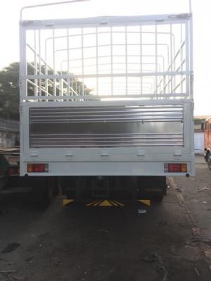Bán xe tải isuzu FVM 15 tấn thùng mui bạt hỗ trợ trả góp qua ngân hang đến 95%
