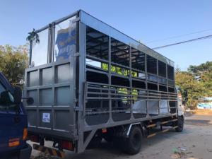 Xe tải chở xe máy Hino FC Euro4, thùng dài 9m, trả trước 200 triệu có xe giao ngay - Gọi 0913553798 (MrThi 24/24)