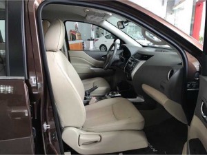 Nissan Navara VL 2 Cầu - Số tự động - Giá Chất