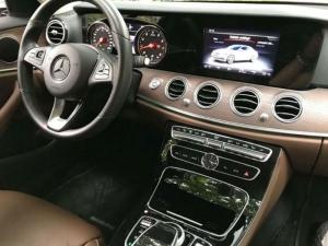 Mercedes E200 màu trắng/nâu sản xuất 12/2016, đăng ký 2017