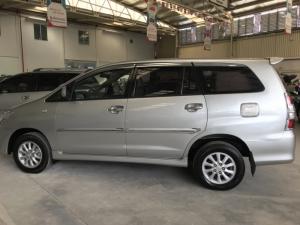 Bán xe Innova E sản xuất 2013 màu bạc, giảm ngay 20tr cho KH thiện chí mua