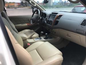Bán xe Fortuner Sportivo sản xuất 2011 màu trắng, giảm ngay 30 tr cho KH thiện chí mua