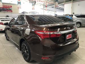 Bán xe Altis 2.0V sản xuất 2015 màu nâu, xe chạy 25.000 km, bảo hành chính hãng