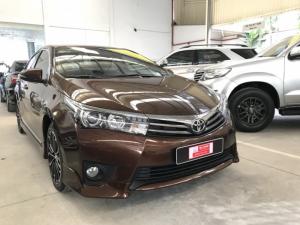 Bán xe Altis 2.0V sản xuất 2015 màu nâu, xe chạy 25.000 km, bảo hành chính hãng