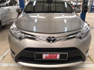 Bán xe Vios E sản xuất 2017 màu nâu siêu lướt 1.400 km