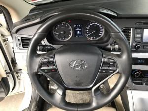 Bán Hyundai Sonata 2.0AT màu trắng số tự động nhập Hàn Quốc 2015 biển Sài Gòn