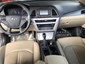 Bán Hyundai Sonata 2.0AT màu trắng số tự động nhập Hàn Quốc 2015 biển Sài Gòn
