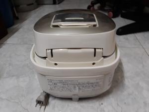 Nồi cơm 1 lit Toshiba vip
