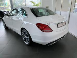 Bán C250 màu Trắng, nội thất đen , giao ngay trong ngày, hổ trợ vay vốn cao lãi suất thấp