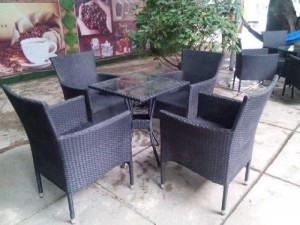Bàn ghế mây chân sắt chất lượng cao