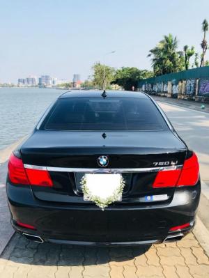 Em bán xe BMW 750Li đời 2010 màu đen lịch lãm, nội thất kem sang trọng
