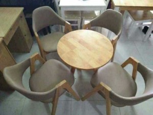 Bộ bàn ghế nhựa đúc TM02