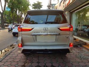 Bán xe Lexus LX 570S SuperSport đời 2018, màu vàng cát , nhập khẩu Trung Đông nguyên chiếc.