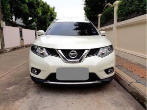 Bán xe Nissan X-Trail 2017 đk 2018 số tự động màu trắng bản full nút đề