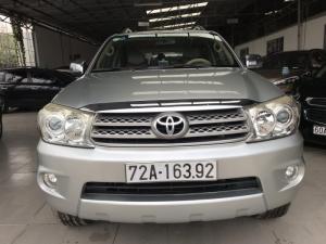 Bán Toyota Fortuner V 2.7AT màu bạc số tự động máy xăng 2 cầu gốc Sài Gòn sản xuất 2010