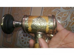 Tẩu thuốc hàng độc trưng bày