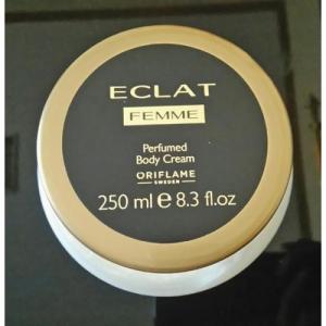 Kem dưỡng thể nước hoa Oriflame 31778 Eclat Femme Perfumed Body Cream giữ ẩm