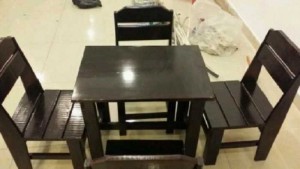 Thanh lý gấp bộ bàn ghế gỗ sơn Pu