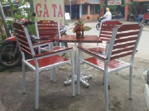 Bộ bàn ghế gỗ chân cao kinh doanh cafe