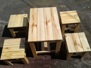 Bộ bàn ghế gỗ cho quán cafe NBM02