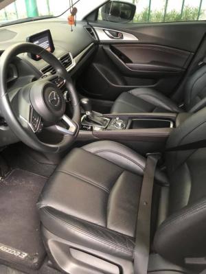 Cần bán gấp Mazda 3 2017 trắng ngọc trinh