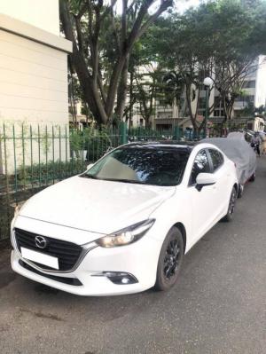 Cần bán gấp Mazda 3 2017 trắng ngọc trinh