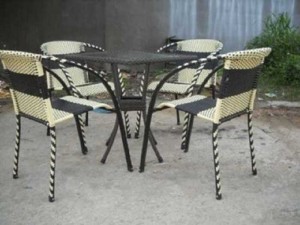 Bộ bàn ghế mây nhựa BBV02