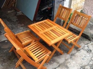 Cần bán gấp bộ bàn ghế gỗ xếp đẹp