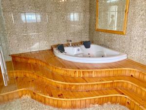 Lấp lánh kim cương giữa Hà Nội nhà Phạm Văn Đồng cực đẹp,hiện đại,lô góc 60m2x5T giá trị