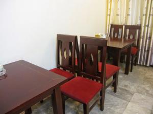 Thanh lý bộ bàn ghế phòng ăn