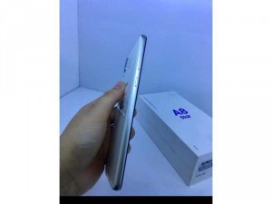Cần bán samsung a8 star màu trắng máy mới