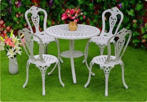 Bộ bàn ghế cafe cổ điển dành cho sân vườn
