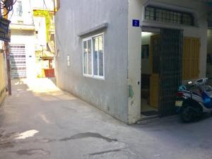 Nhà 2 tầng, DTSD 50m2, 2/348 Trần Nguyên Hãn, có thể bán hàng.