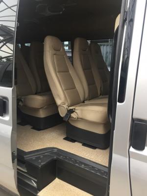 Cần bán transit luxury,xe chạy hợp đồng,4 vỏ zin theo xe,
