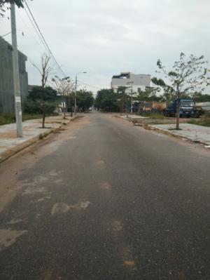 2 lô kề ngã 4 võ chí công cầu Nguyễn Tri Phương