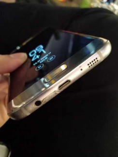 Cần bán điện thoại SAMSUNG Galaxy S7 Edge (Gold) 32GB - QT Chính Hãng.