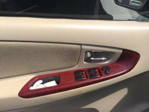 Bán Innova 2006 màu bạc số sàn xe zin bốn số tuyệt đẹp.