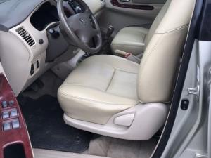 Bán Innova 2006 màu bạc số sàn xe zin bốn số tuyệt đẹp.