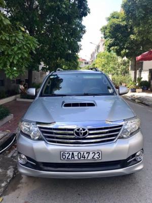 Cần bán gấp Fortuner2.5G số sàn máy dầu.