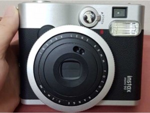 Máy chụp hình ra ảnh liền Fujifilm Instax 90 Neo