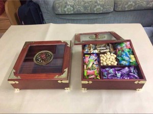 Bán hộp đựng bánh kẹo