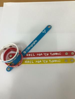 Làm móc khóa in logo- thông tin quảng cáo- quà tặng giá rẻ