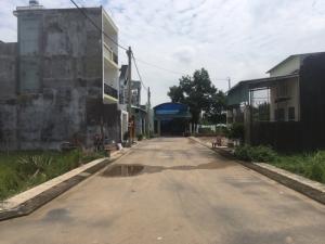 Bán miếng đấtt Ðức Hòa Ðông Trục Ðường chính DT 825(đường cặp kênh Tây)
